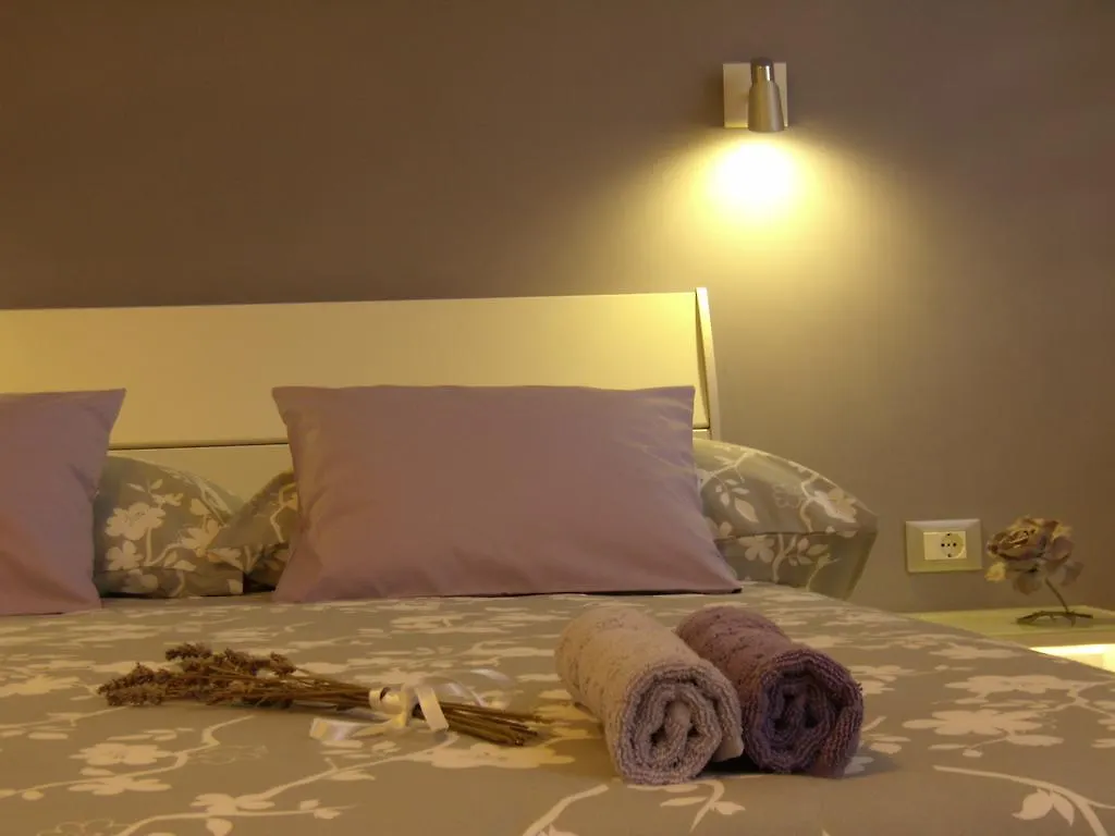 Studio Apartment Lavender Split 0*,